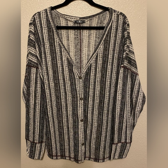 🔸️sale🔸️PS Phoebe Button Down Blouse - Picture 5 of 5